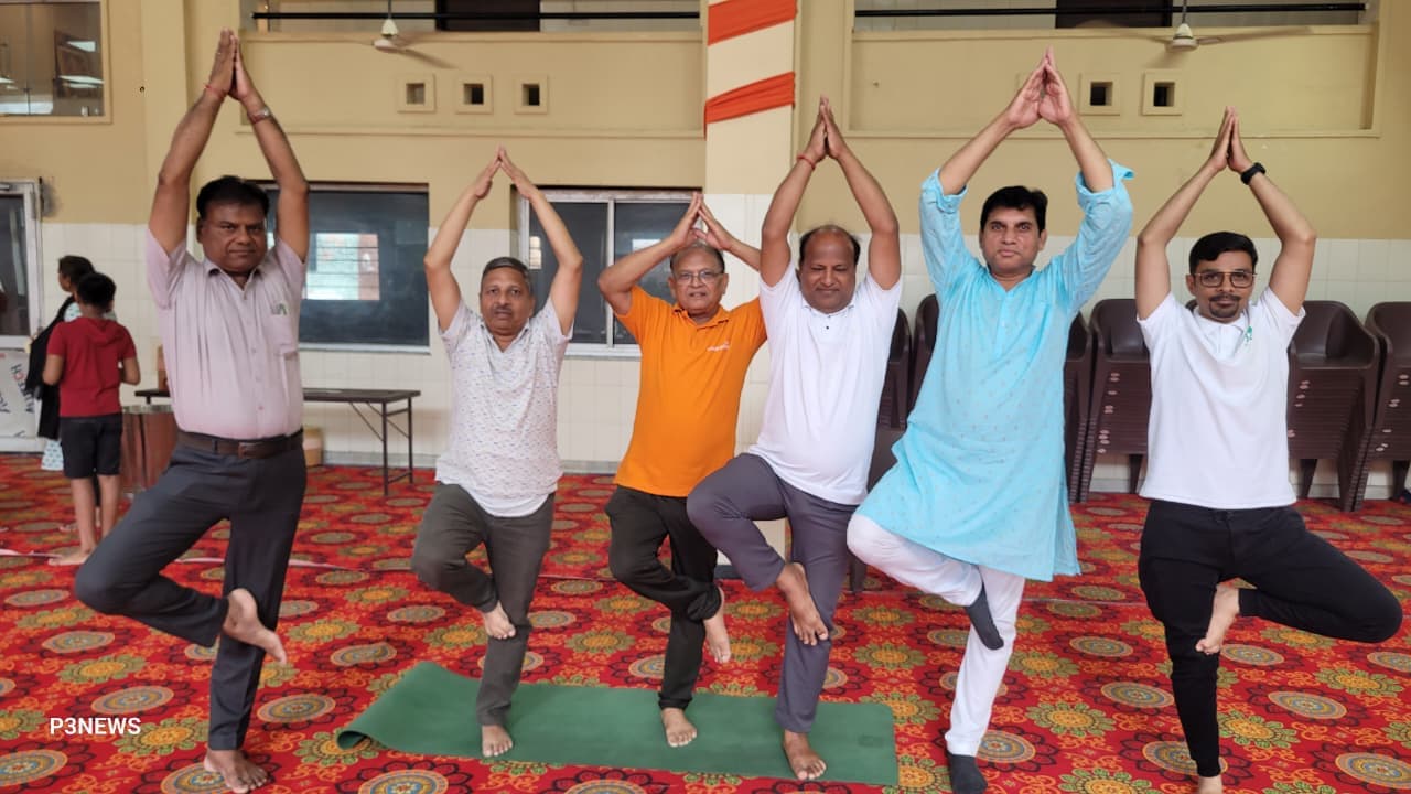 Yog Divas · children's row